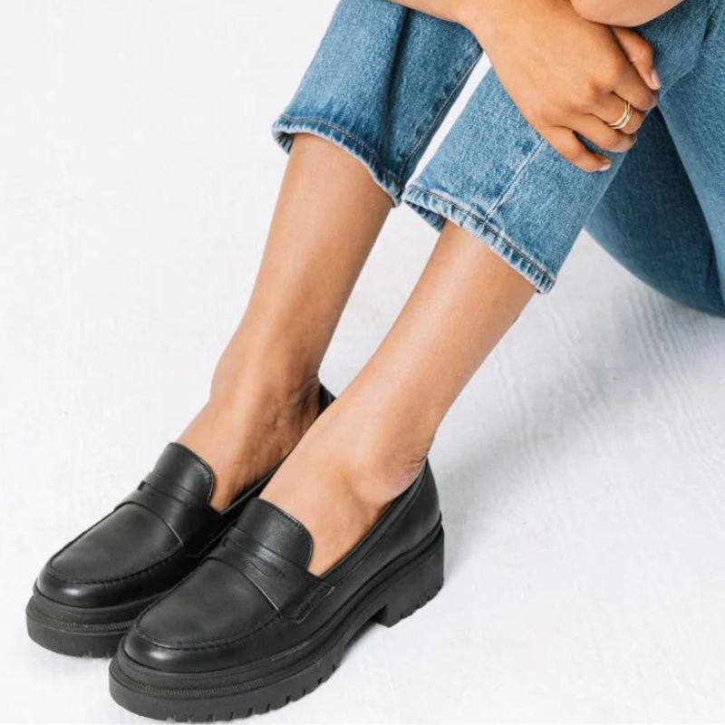 womens-black-leather-loafers