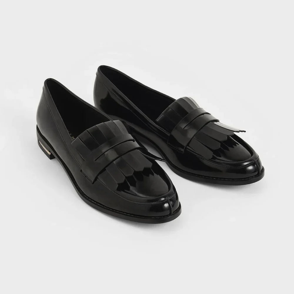 womens-loafers-with-fringes